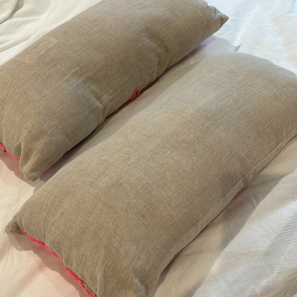 Set of 2 Kate Spade Linen Pillow cases with inserts - Picture 4 of 9